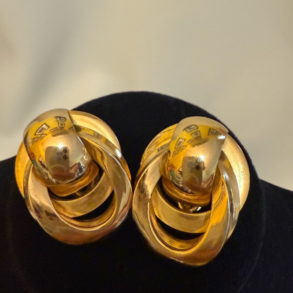 Vintage 1971 Grosse Gold Tone Door Knocker Clip-on Earrings - Glamorous Dior Era